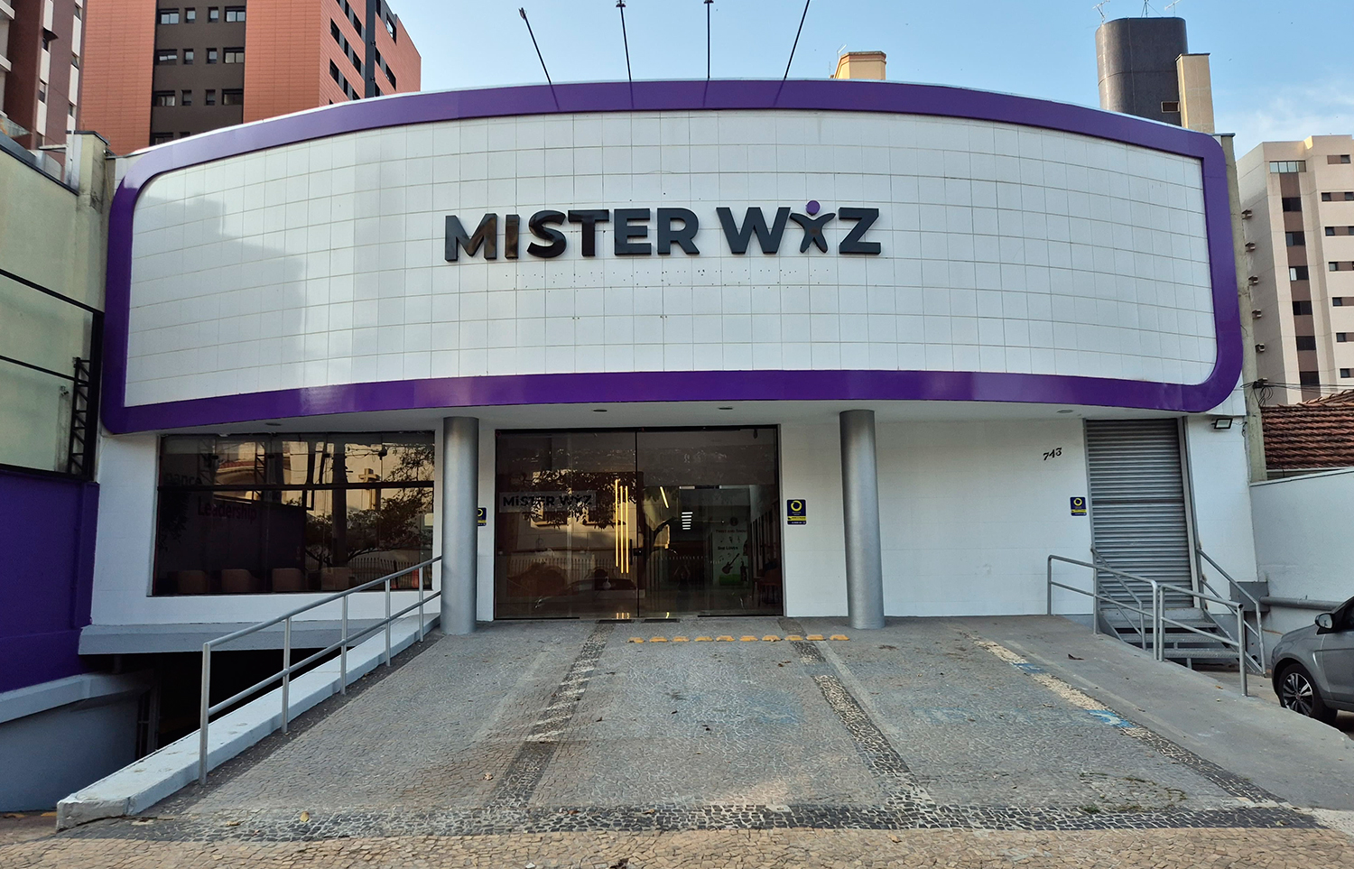 Escola Mister Wiz